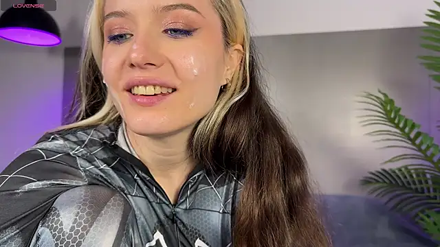 _blowjob_queen (F young) - FOOTJOB+ BJ AT THE SAME TIME