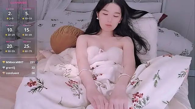 binglin- (Ask my age) - #asian #asian-foot-fetish #black-hair #cam2cam #chinese #cosplay #deluxe-cam2cam #foot-fetish #hd #interactive-toys #lovense #nylon #petite #petite-asian #small-audience #student #topless #topless-asian #upskirt
