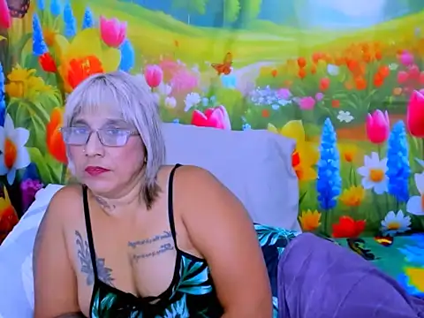 indianroxy webcam