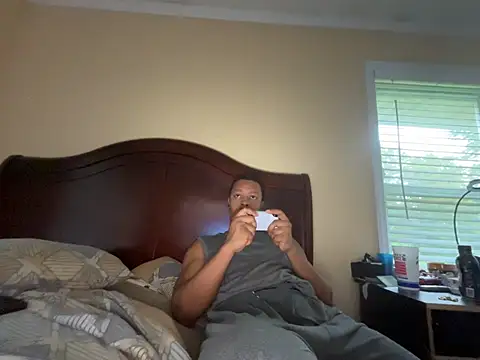Charmingswoleking webcam