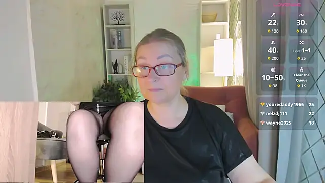 Alexandra_Kind webcam