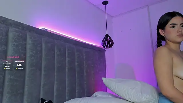 Bella18__ webcam