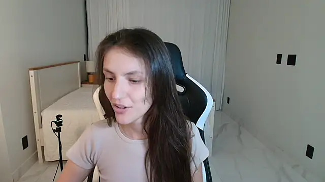 upssnowy (F young) - anal plug 🔥