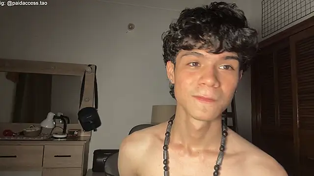 OopsAgain_'s live cam