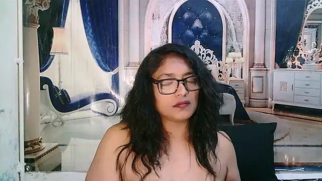 IndiaBlackPanther live cam on StripChat