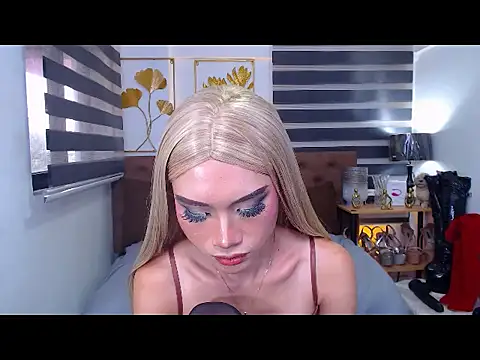 JuicyCockThea webcam