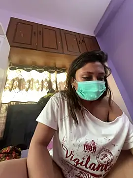 Yourhornynightmare live cam on StripChat
