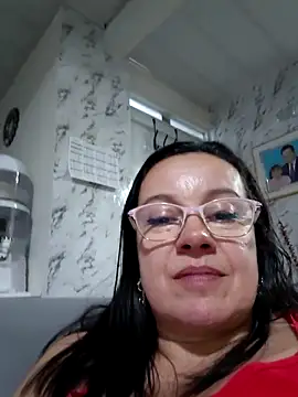 Sonialorens_ live cam on StripChat