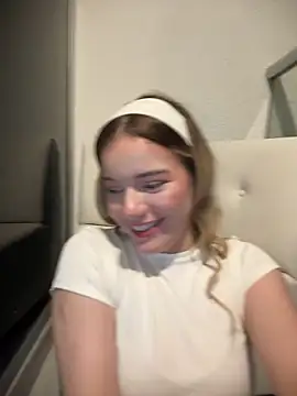NicoleCut webcam