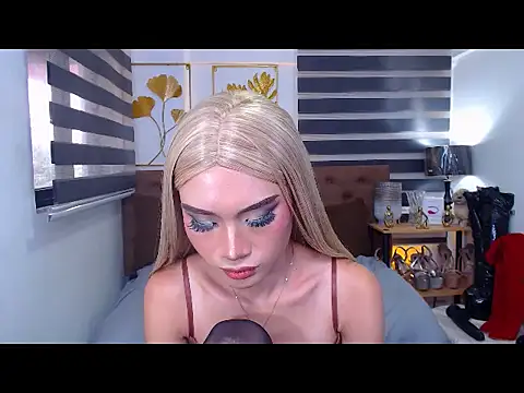 JuicyCockThea webcam