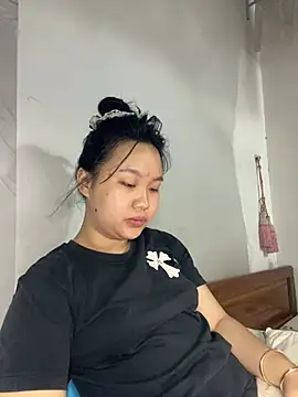 Almira6868 webcam