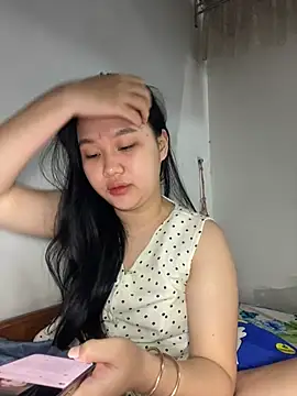 Almira6868 webcam