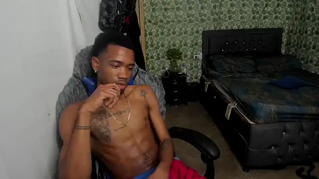 Kofi_exotic_2 webcam