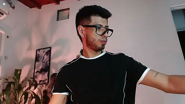 Colby_brown03 live cam on StripChat