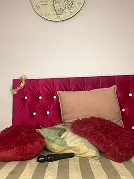 VeryGoodBadGirl1 webcam