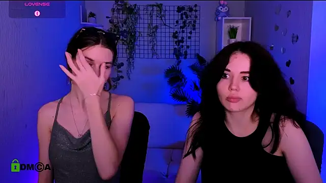 riley_sanders webcam