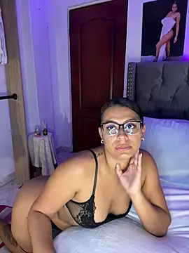 ema_zoe webcam
