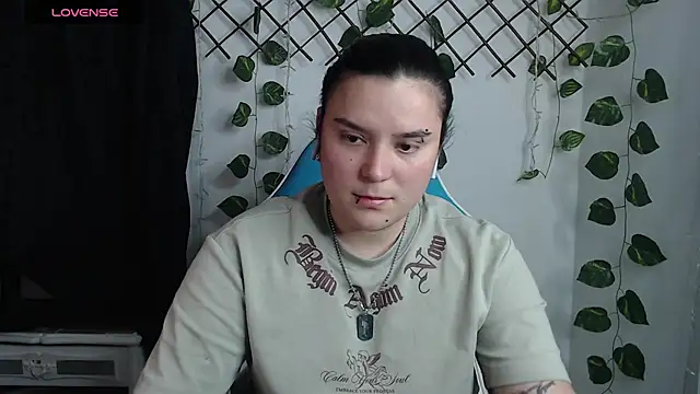Nika_1_ live cam on StripChat