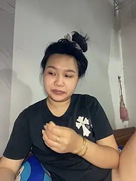 Almira6868 webcam