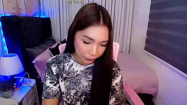 fuckingnaughtyjade live cam