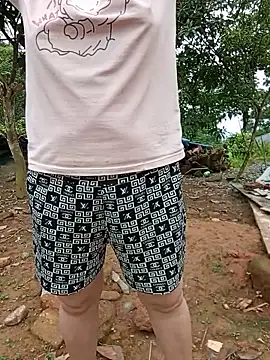 tuyet-nhi webcam