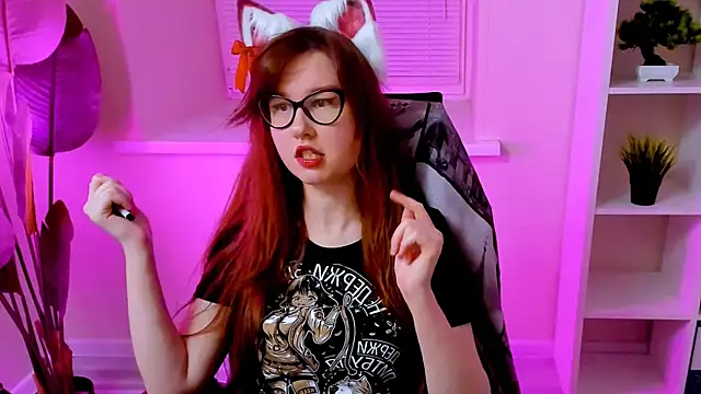 CarolGiggly webcam