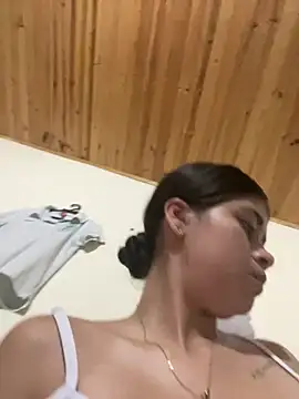 kloe_1223 (F teen) - Showing your pussy bate😋