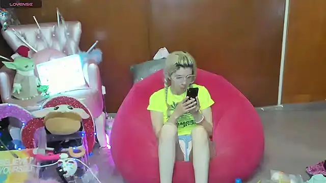 Skinygirl webcam