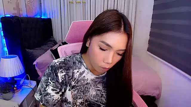fuckingnaughtyjade live cam