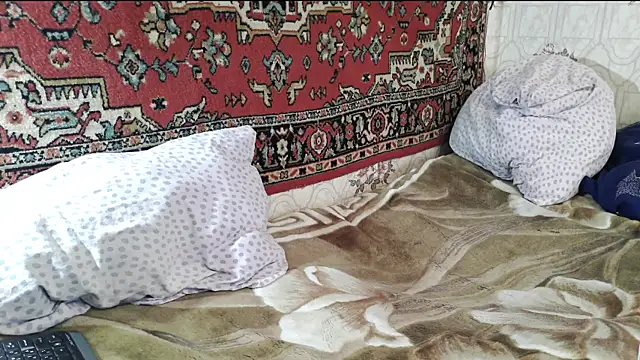 Zulfiya_Bruce webcam