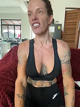 mommyselenafit_ webcam