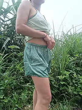 Linda-yiyi webcam