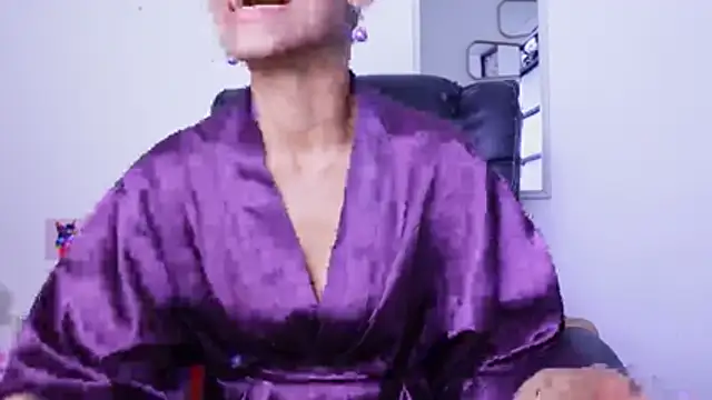 Aries_Mature webcam
