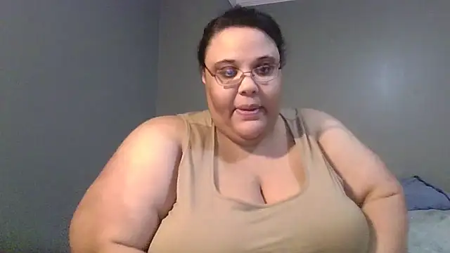 SexyBBW10790 webcam