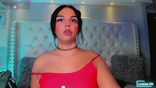 Maia_Hotts webcam