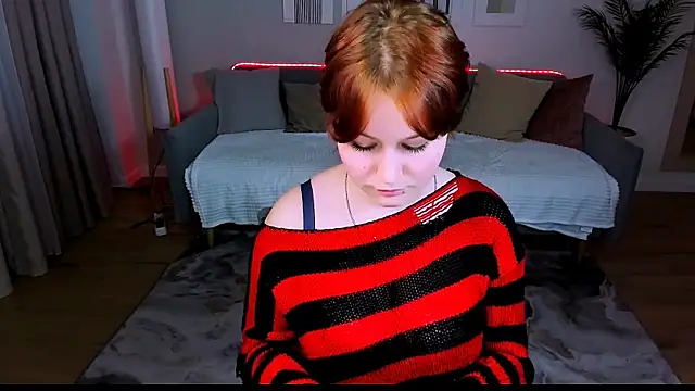 MiaLacrice webcam