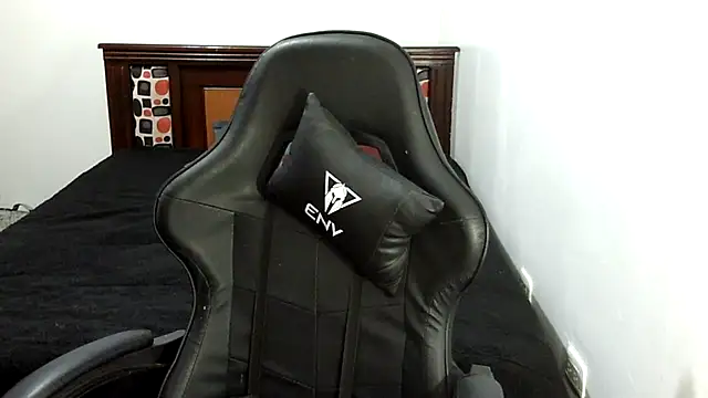 Lolacurly69 webcam