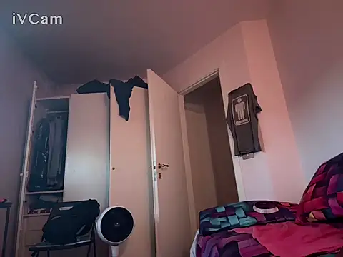 PierPesaroX live cam on StripChat