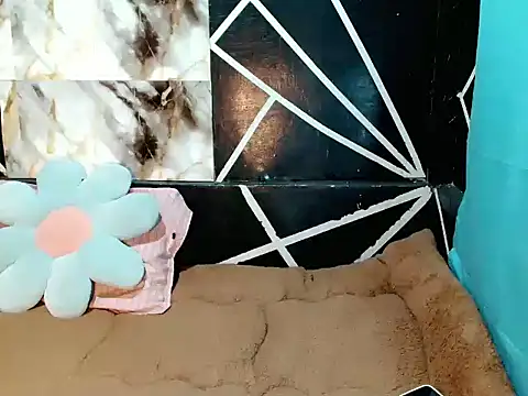urgirl_mikah webcam