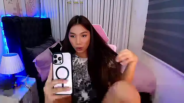 fuckingnaughtyjade webcam
