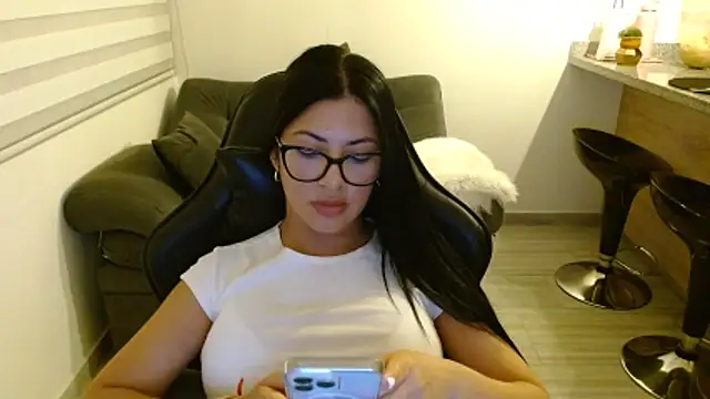 Mia_Paradis webcam