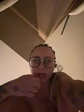 queenlo_xxx webcam