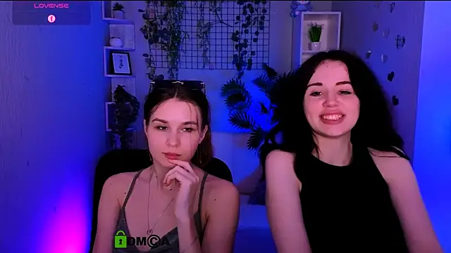 riley_sanders webcam