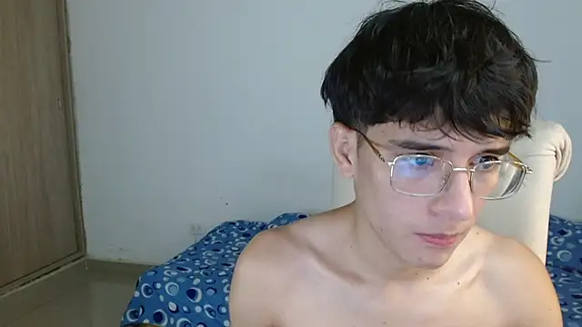 noah_millerx webcam