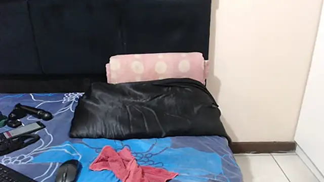 SweetHotBabby18 webcam