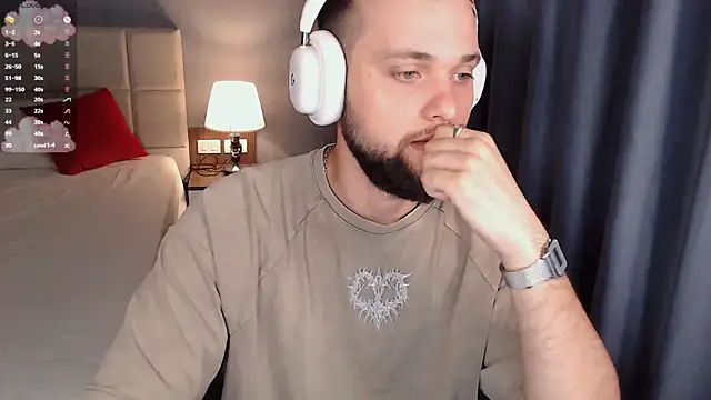 ChillyXO webcam