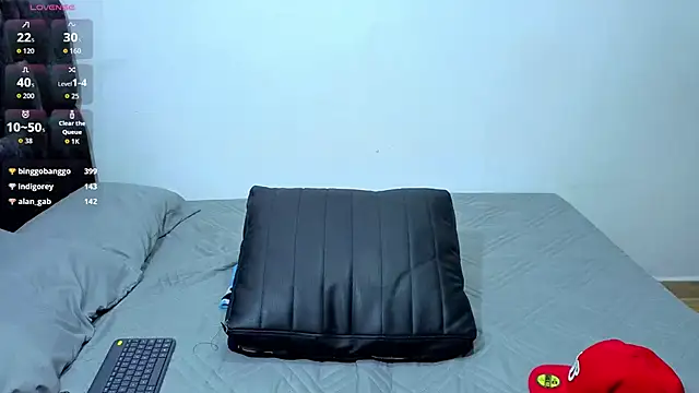 Luke_Muscle webcam