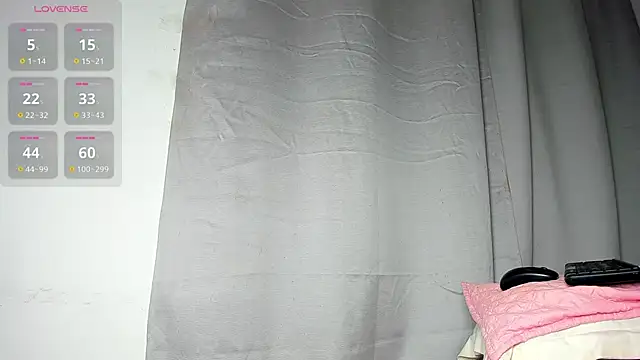 caroline_tovar webcam
