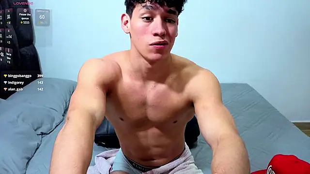 Luke_Muscle webcam