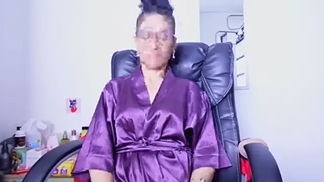 Aries_Mature webcam